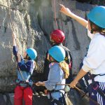 young-teamwork-abseiling